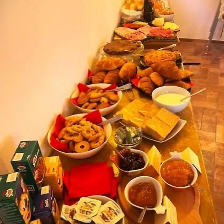 Le Logge Del Garda 4* San Felice del Benaco