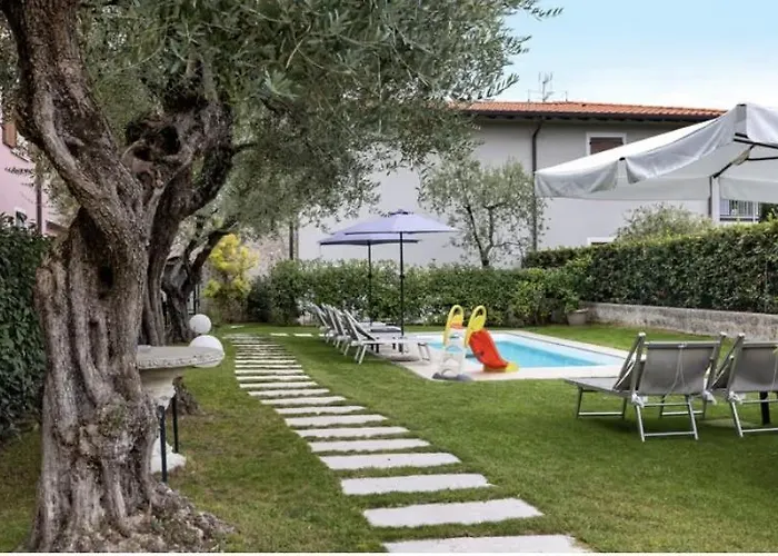 Gæstehus Le Logge Del Garda San Felice del Benaco
