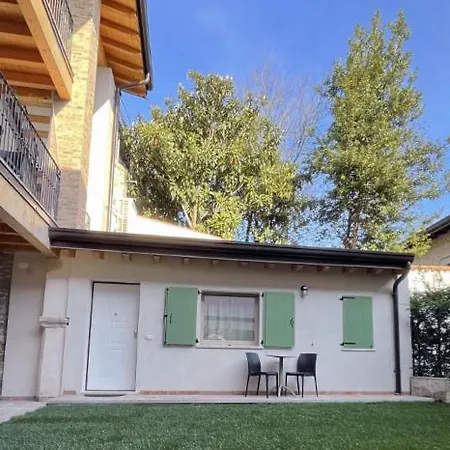 Le Logge Del Garda Konukevi *