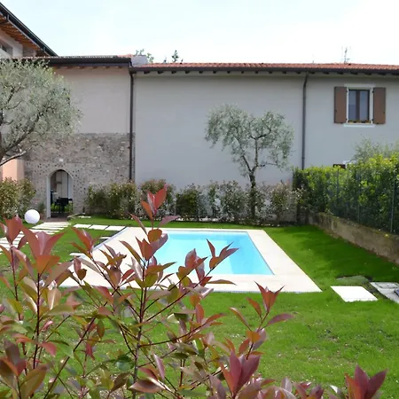 Konukevi Le Logge Del Garda *