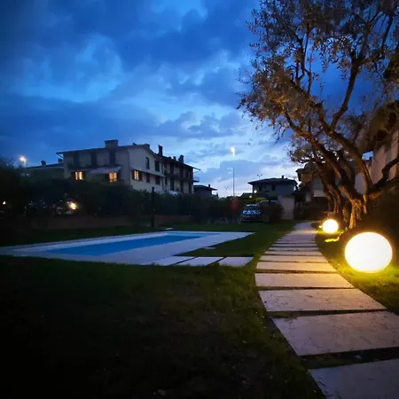 Konukevi Le Logge Del Garda *